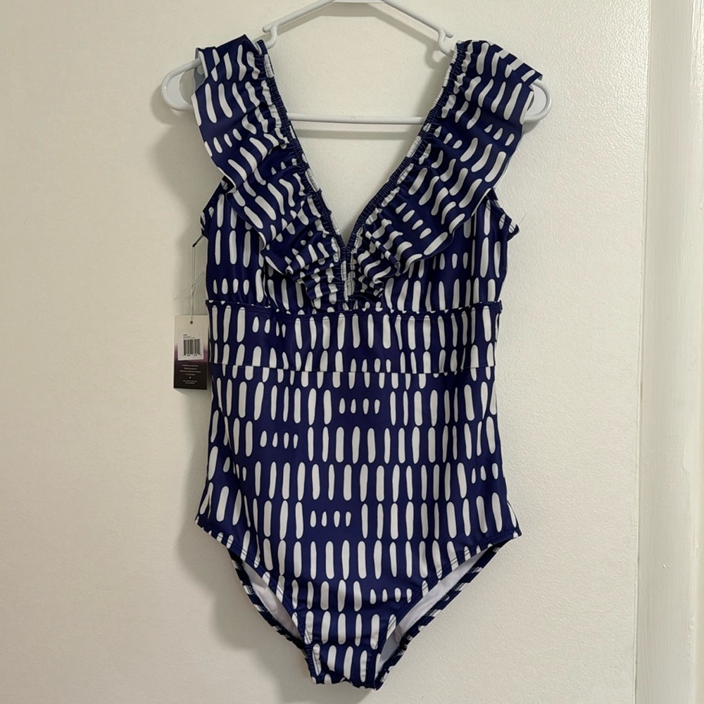 Averie Amada swim